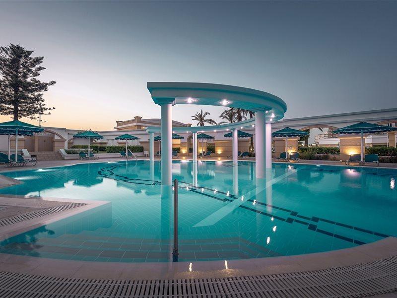 Mitsis Grand Hotel Rhodes City Ngoại thất bức ảnh The swimming pool at the resort